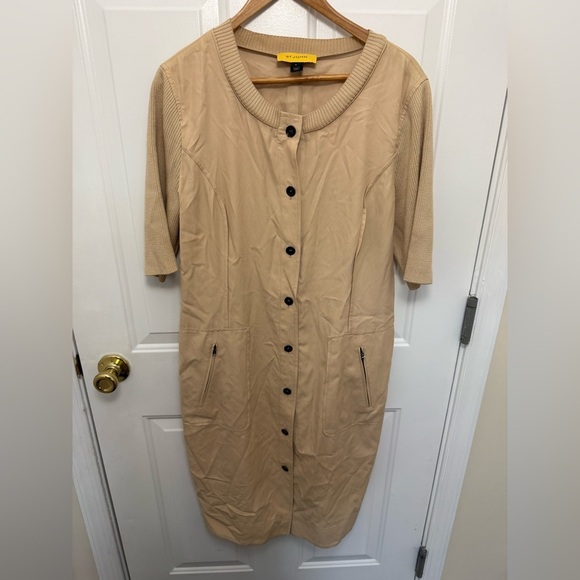 St. John Dresses & Skirts - St. John Camel Utility Button Up Dress Pockets Size 12 Quiet Luxury